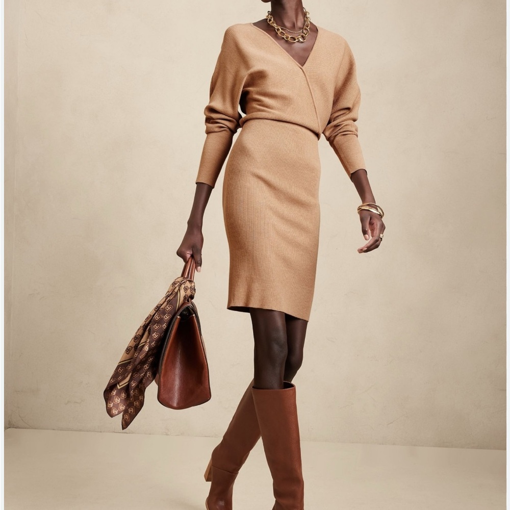 Banana Republic Ribbed Beige Top